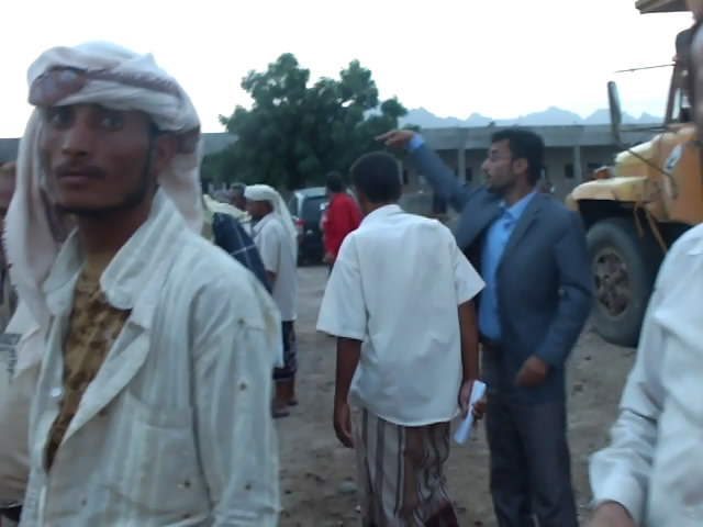 كرش لحج قافلة كرش ويبدو بالصورة مراسلنا سعدان اليافعي