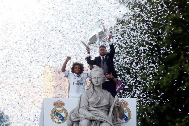 بالصور ريال مدريد يحتفل باللقب 253364385.jpg