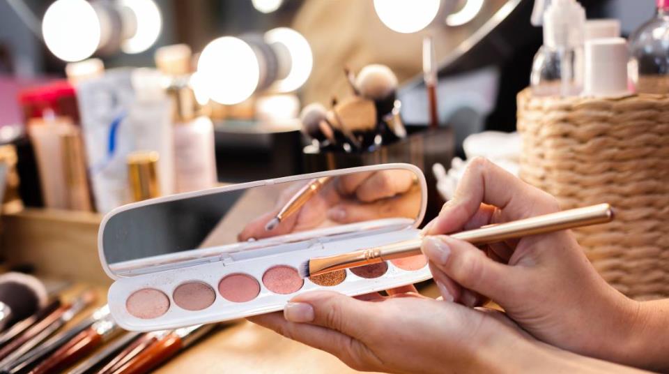 أفضل 6 متاجر منتجات تجميل في السعودية